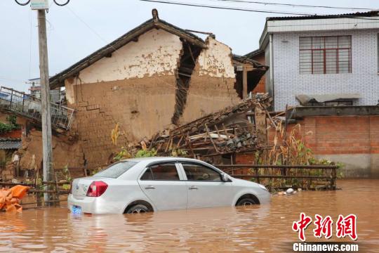 圖為牟定發(fā)生強降雨洪澇災(zāi)害 鐘欣 攝