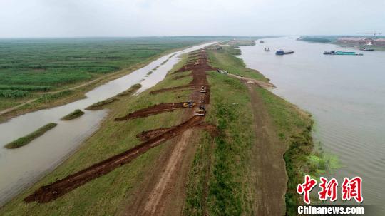 南洞庭湖下塞湖矮圍正拆除將現“潭面無風鏡未磨”原貌