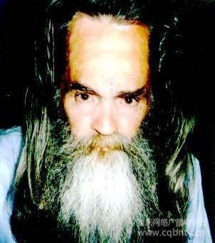 變態殺人家族——Charles Manson and Manson “Family” 　　在“披頭士”(Beatles) 熱潮崛起的60年代，Charles Manson 和當時很多的青少年一樣，極度迷戀披頭士的音樂，但是在吉他以外，他亦迷上了另外一樣非常流行的東西——毒品。